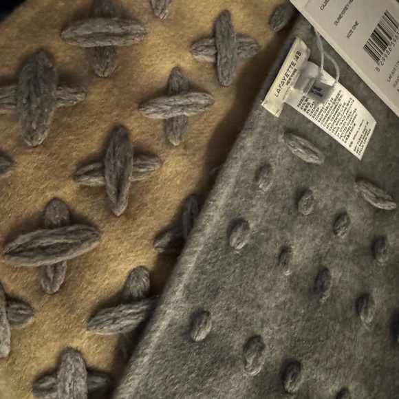 Lafayette148 NY Tan and Gray Fringed Wool Cashmere Scarf NWT - Picture 4 of 6